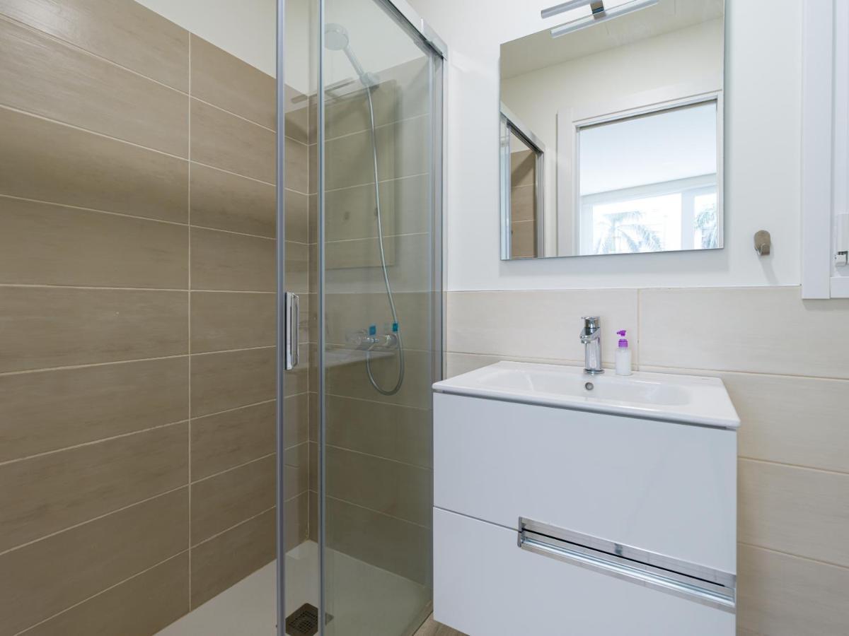 Homeforguest Modern Apartment In Las Canteras With Parking Las Palmas de Gran Canaria Eksteriør bilde
